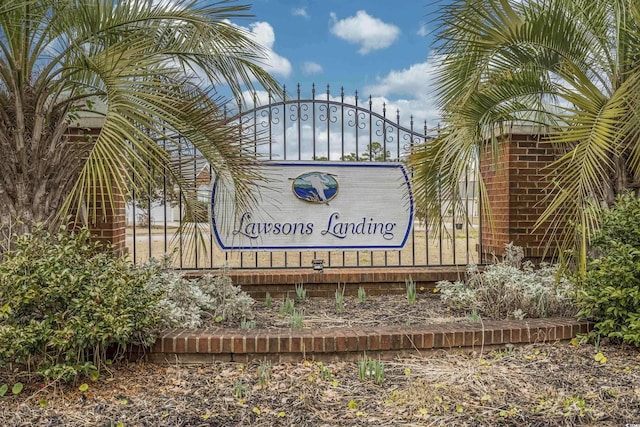 view of community / neighborhood sign