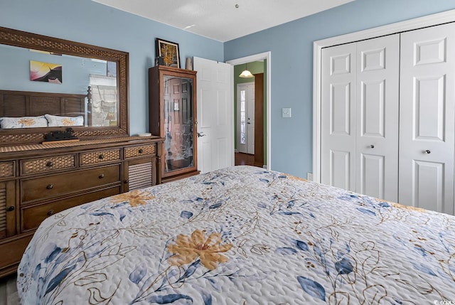 bedroom with a closet