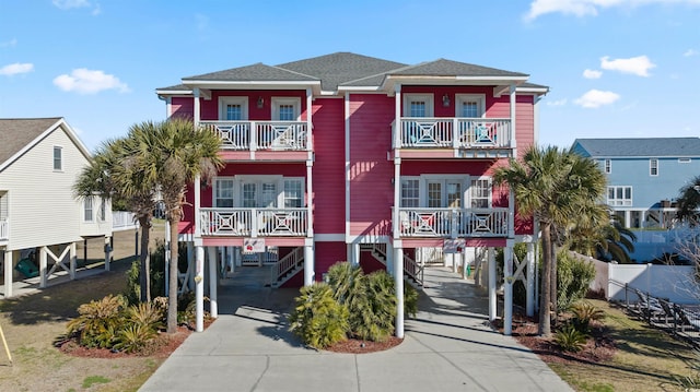 view of front of home featuring a carport