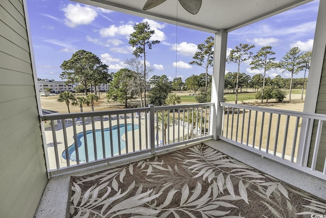 balcony with ceiling fan