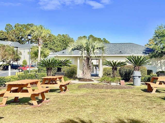 view of front of house with a front lawn