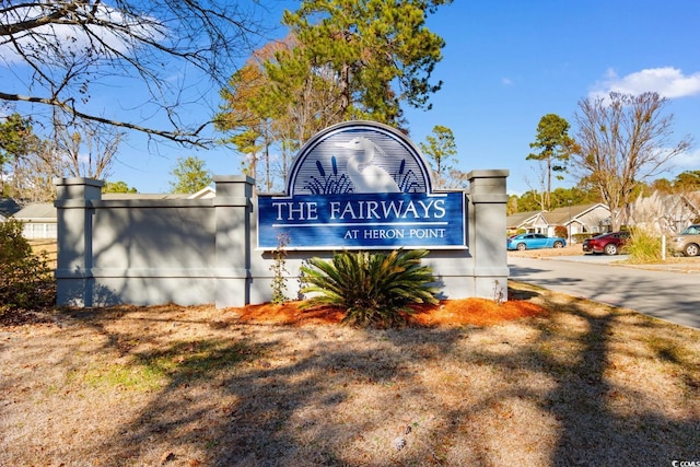 view of community / neighborhood sign