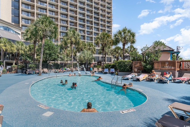 view of swimming pool