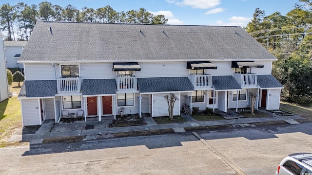 view of front property