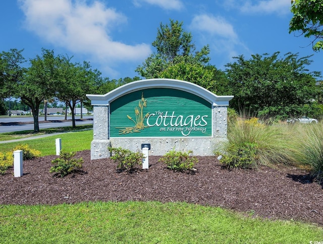 view of community / neighborhood sign