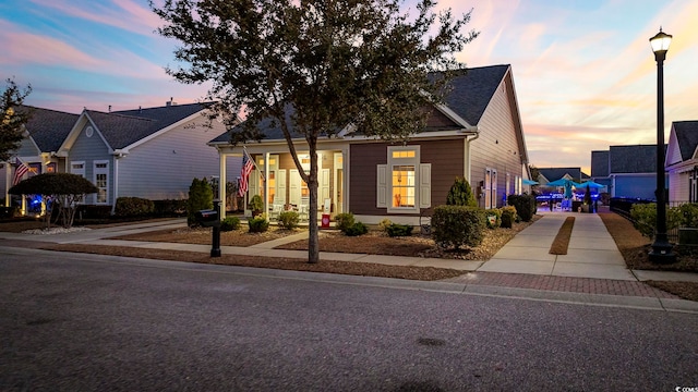 view of front facade with driveway