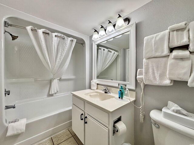 kitchen with sink and white cabinets