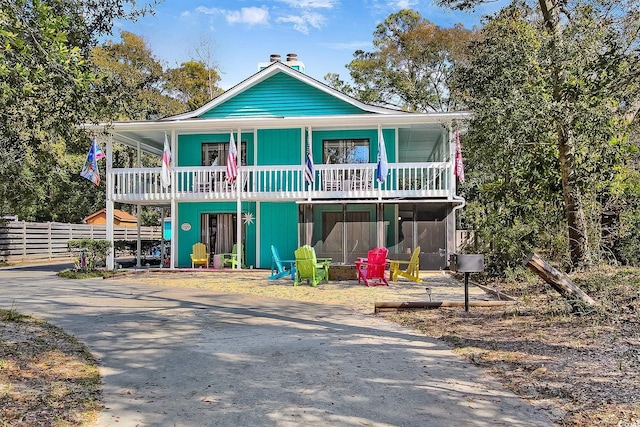 view of front facade featuring a porch