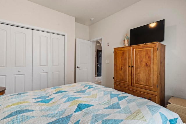 bedroom with a closet