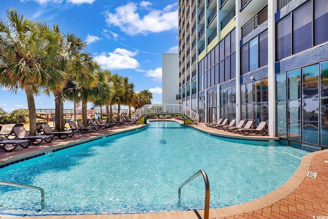 view of swimming pool