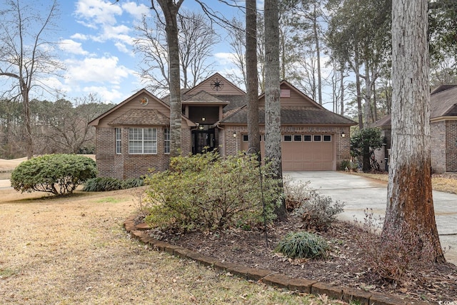 view of front facade featuring a garage