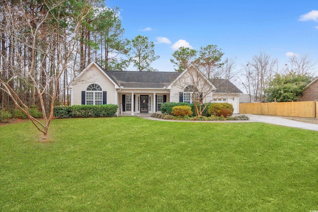 view of front facade featuring a front lawn