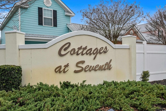 view of community / neighborhood sign