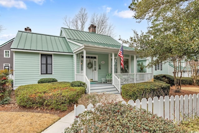 view of front of house featuring covered porch