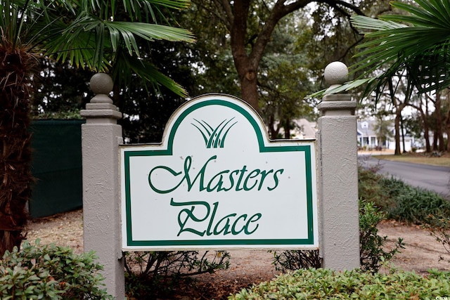 view of community / neighborhood sign