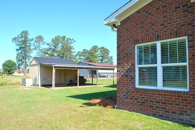 view of yard with a carport