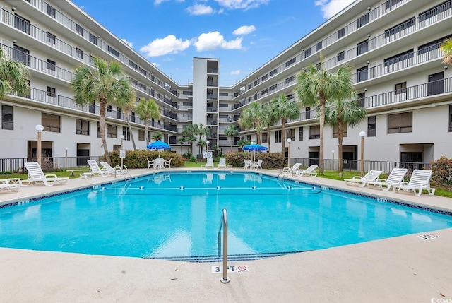 view of swimming pool