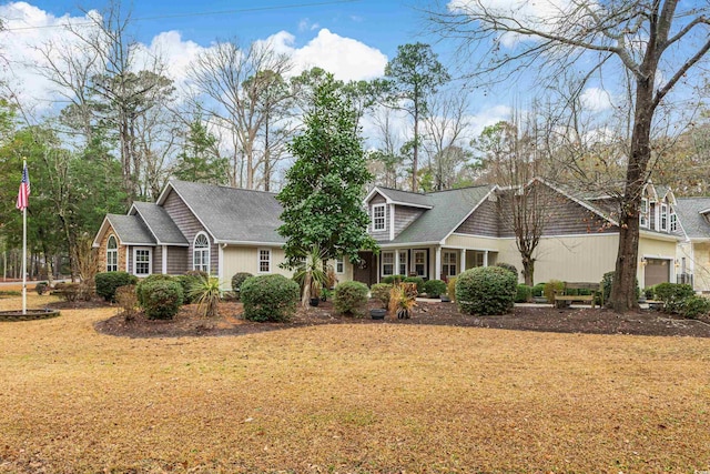 view of front of house featuring a front yard