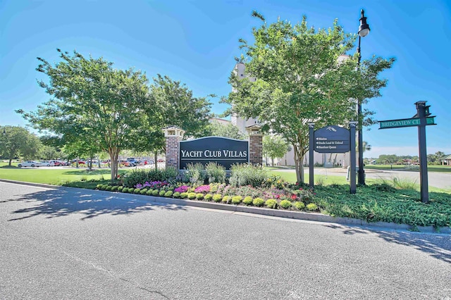 view of community / neighborhood sign