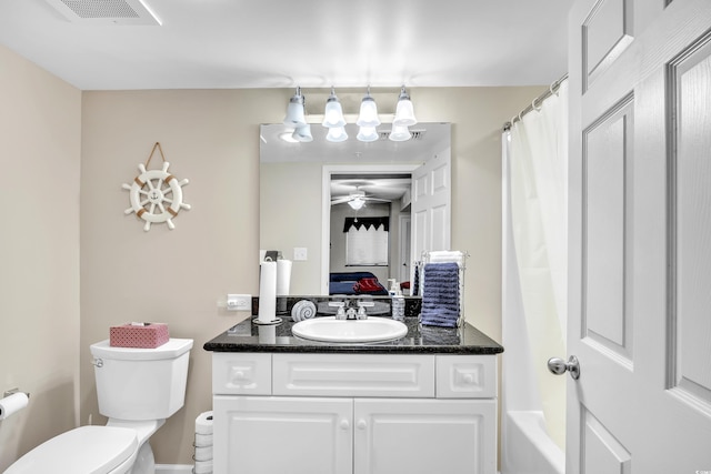 full bath featuring visible vents, connected bathroom, toilet, ceiling fan, and vanity