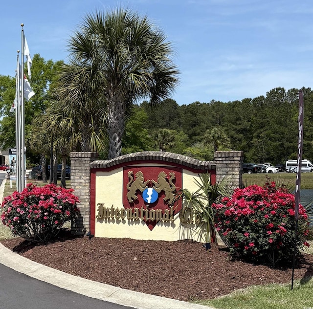 view of community / neighborhood sign
