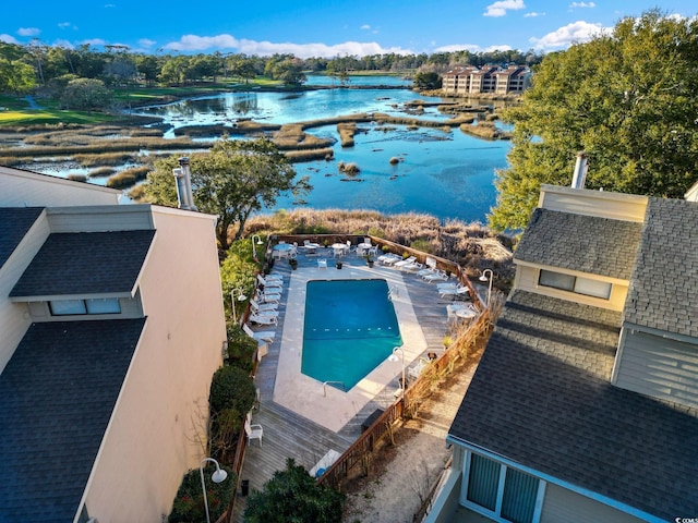 bird's eye view with a water view