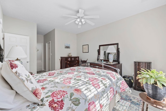 bedroom with ceiling fan