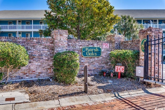 view of community / neighborhood sign