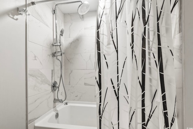 bathroom featuring shower / bath combo