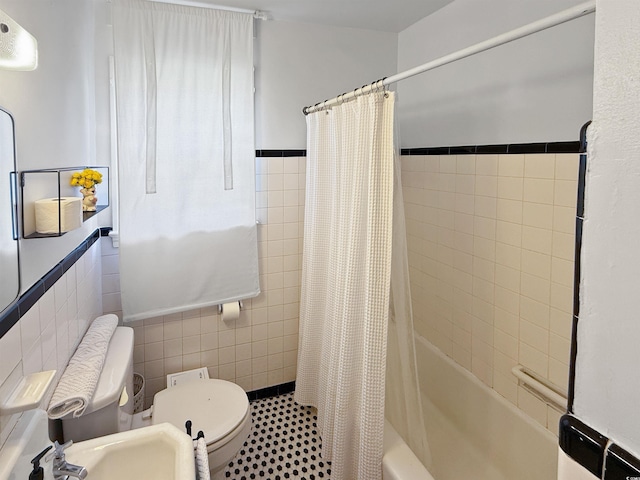 632 Magnolia Dr, Georgetown, SC 29440 - full bath featuring shower / tub combo with curtain and tile walls