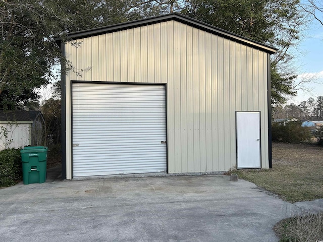 view of detached garage