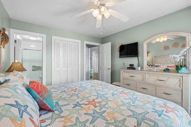 bedroom featuring a textured ceiling, connected bathroom, a closet, and a ceiling fan