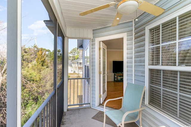 balcony with a ceiling fan