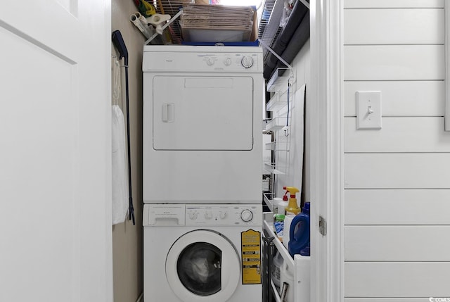 9501 Shore Dr Unit D-132, Myrtle Beach, SC 29572 - laundry area with laundry area and stacked washer and clothes dryer