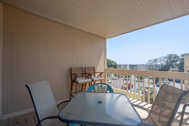 balcony with outdoor dining space