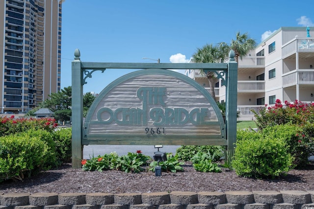 view of community / neighborhood sign