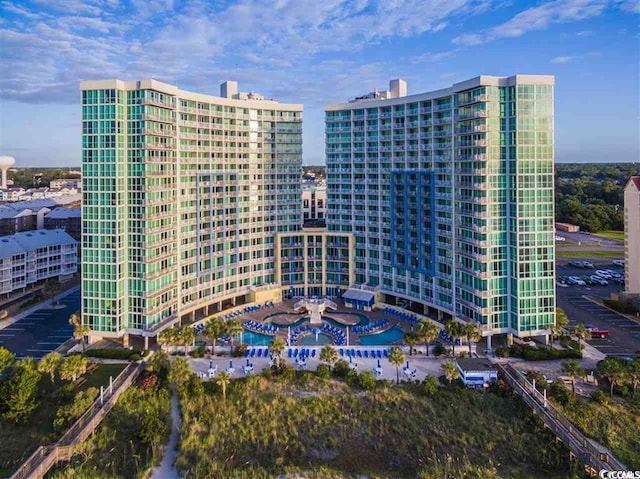 view of building exterior featuring a city view