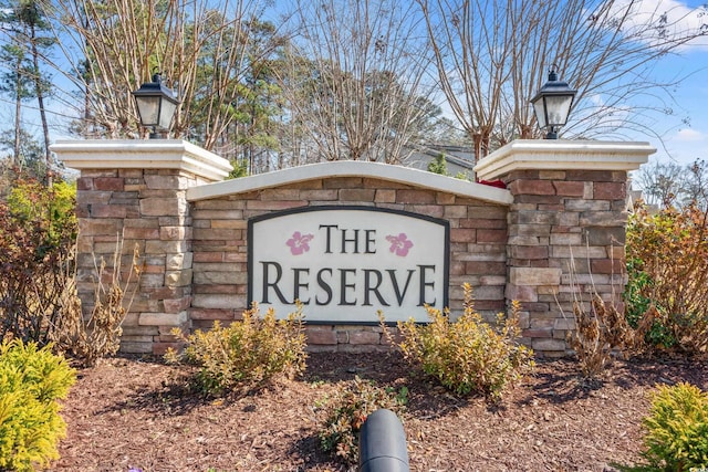 view of community / neighborhood sign