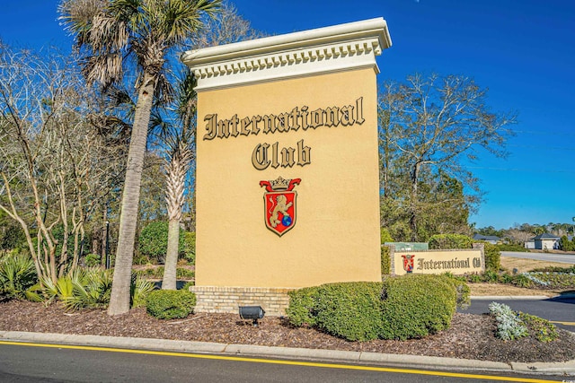 view of community / neighborhood sign