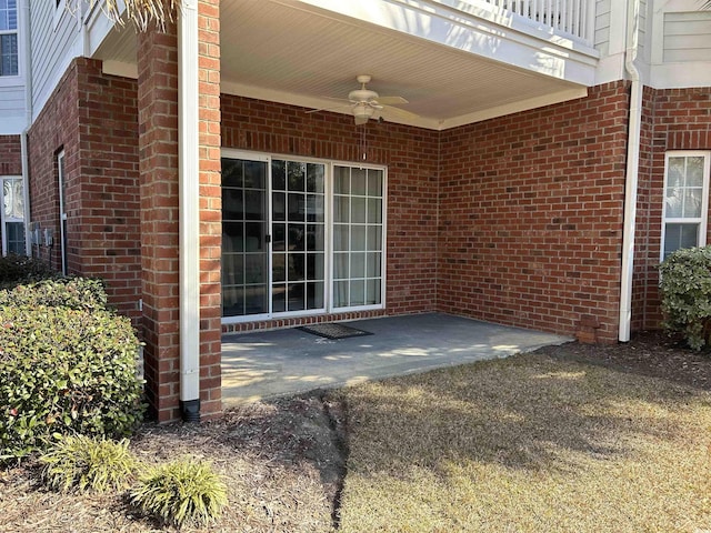 view of patio with a ceiling fan