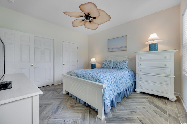 bedroom with ceiling fan