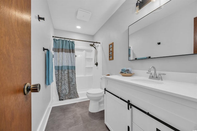 full bath with toilet, tile patterned floors, vanity, baseboards, and a shower with curtain