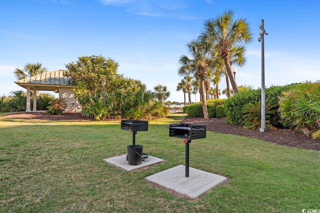 exterior space featuring a lawn