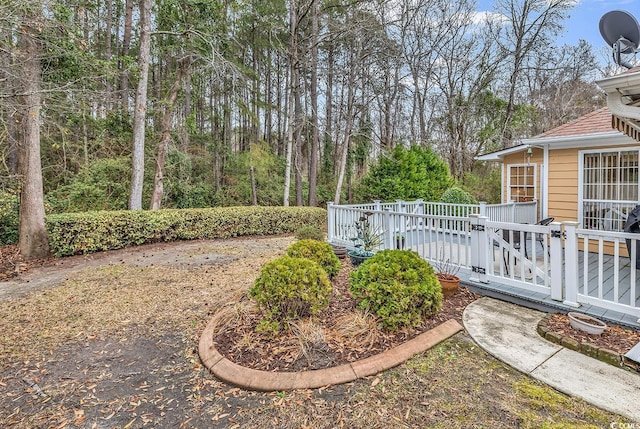 view of yard featuring a gate