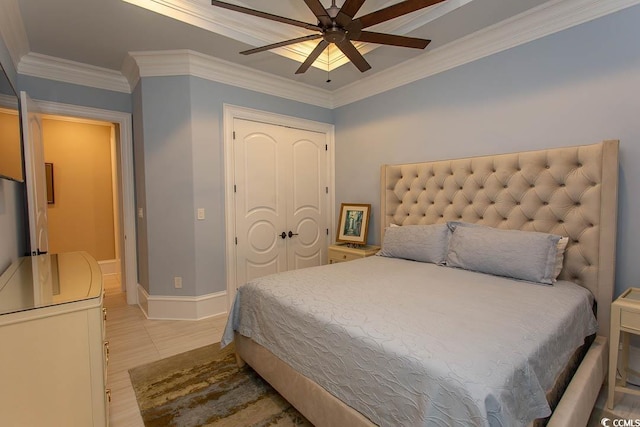 bedroom featuring light tile patterned flooring, baseboards, ceiling fan, and crown molding