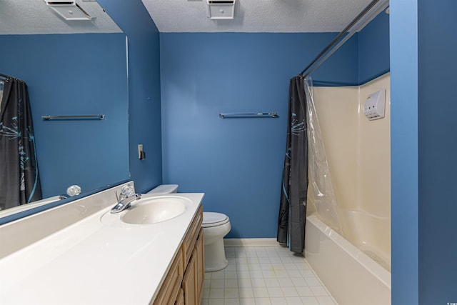 bathroom featuring baseboards, toilet, vanity, shower / bath combo, and a textured ceiling