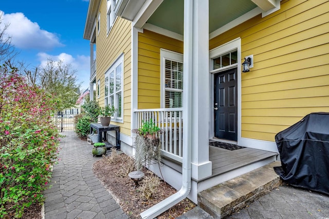 property entrance with a porch