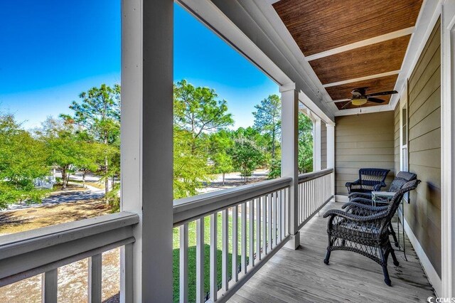 deck with ceiling fan