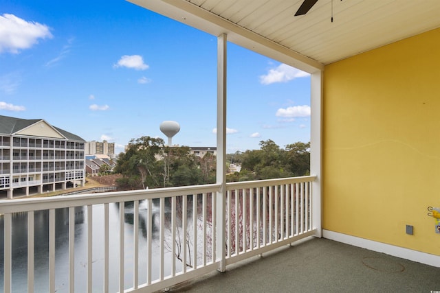 balcony featuring ceiling fan