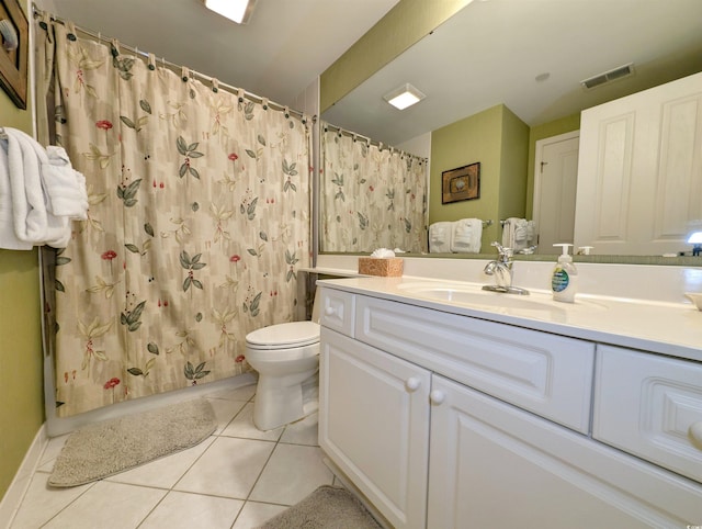 full bath with tile patterned flooring, visible vents, toilet, a shower with curtain, and vanity